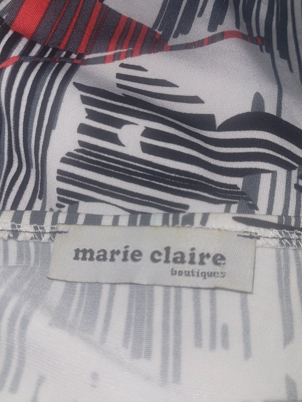 Marie Claire Floral Print V-Neck Cap Sleeve Dress in Black, White & Red - Picture 7 of 7